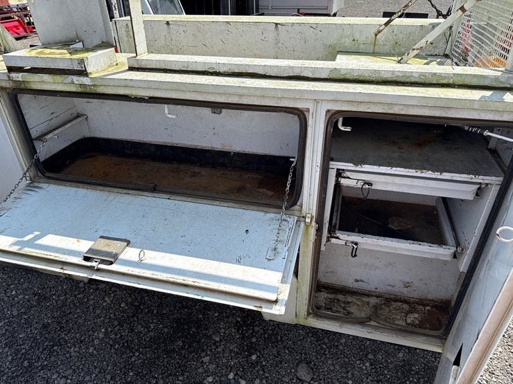 #6089-•-8'-altec-service-bed-image-4