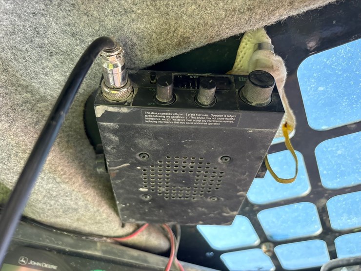 2021-deere-330g-image-45