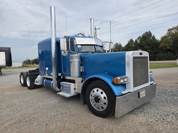 2005-peterbilt-379-image-25