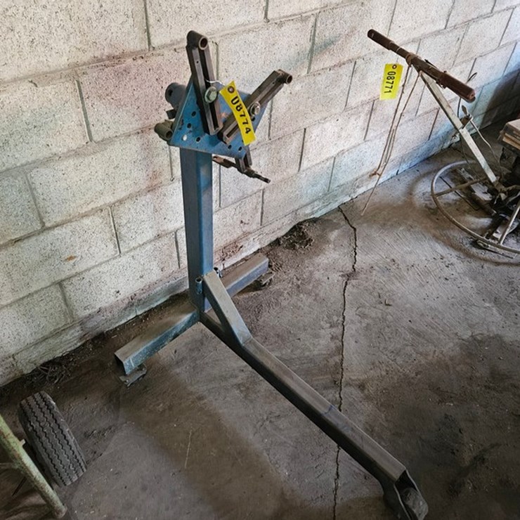 #8774 • Engine Stand