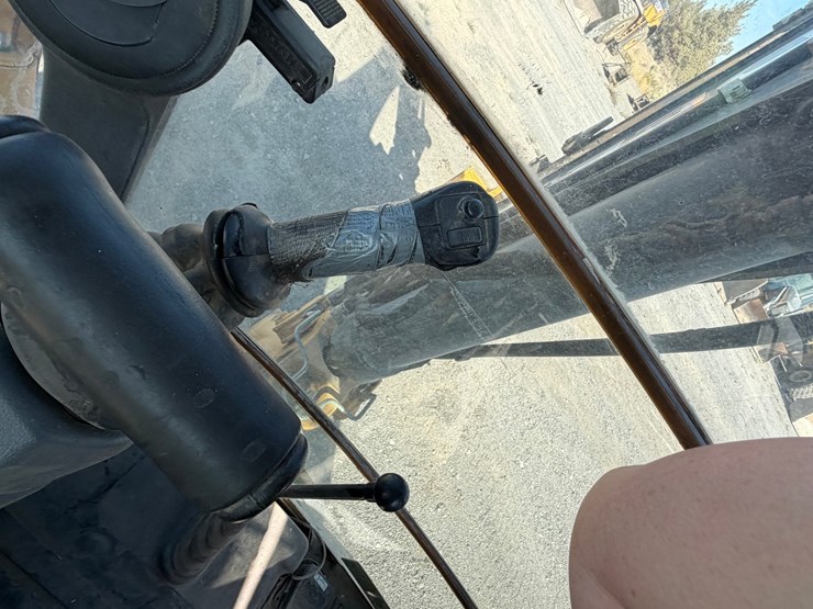 2017-deere-410l-image-74