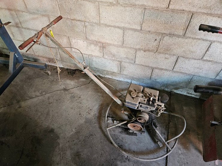 #8771-•-concrete-finisher-image-1