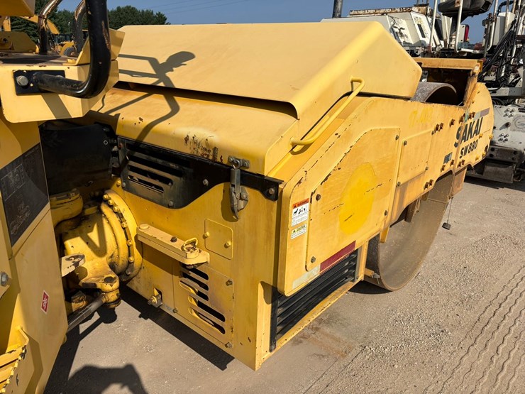 #2410-•-2015-sakia-sw880-double-drum-smooth-roller-compactor-image-17