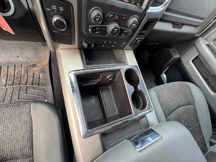 2013-dodge-2500-image-33