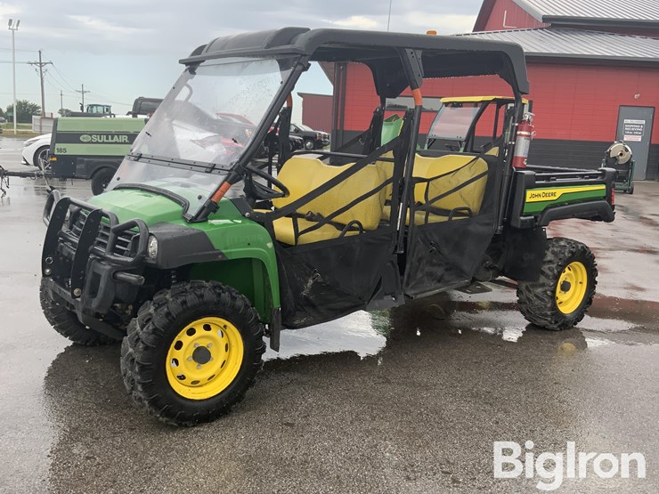 2022-john-deere-gator-image-1