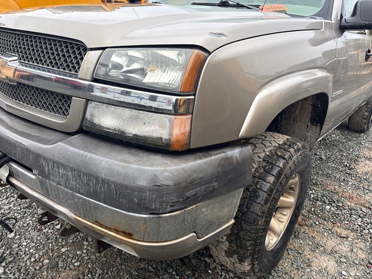 2003-chevrolet-2500-image-9