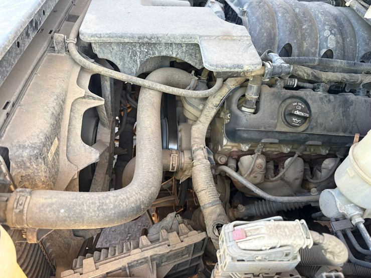 #1395-•-2019-chevrolet-silverado-4x4-pickup-truck-image-20