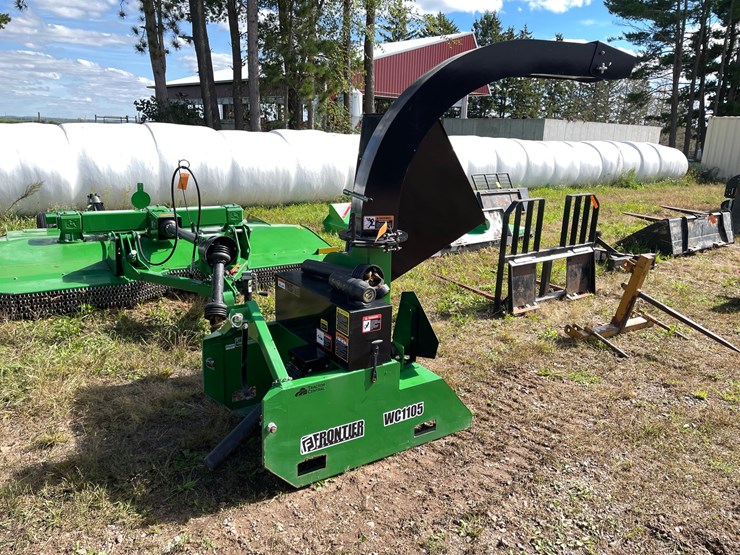 #1606-•-frontier-wc1105-3-point-chipper-attachment-image-1
