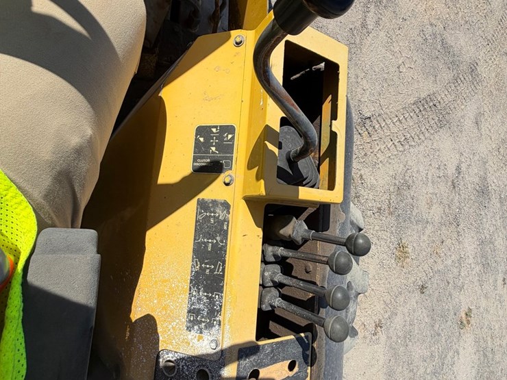 2007-deere-210le-image-37