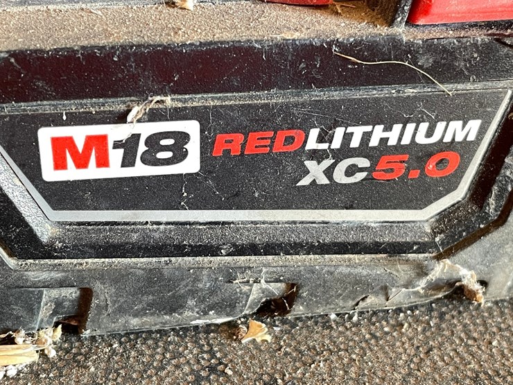 #5512-•-(3)-milwaukee-18v-batteries-and-charger-image-31