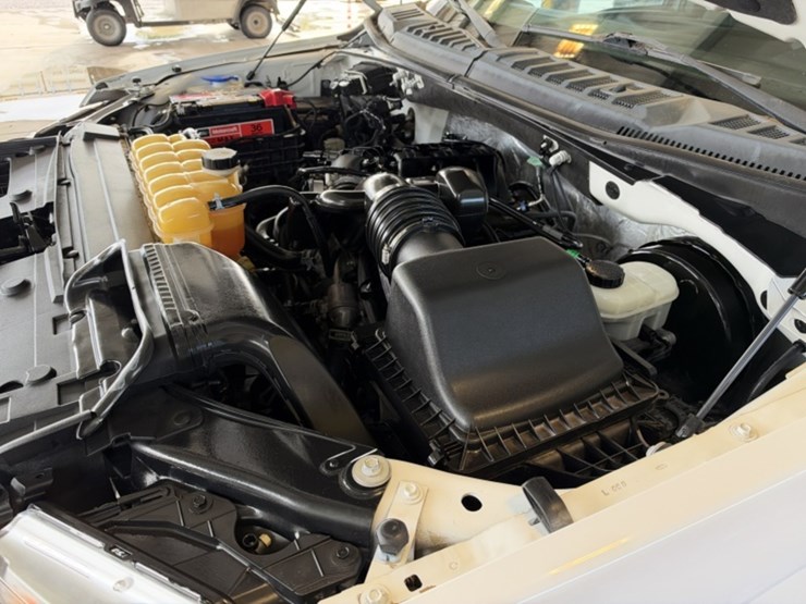 2017-ford-f150-image-13