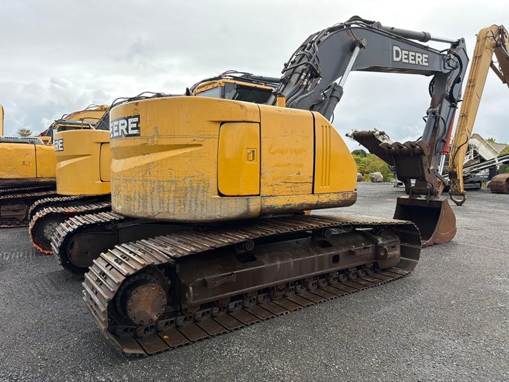 deere-225d-lc-image-6