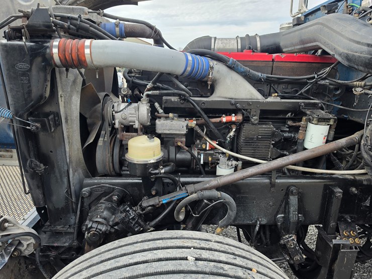 2005-peterbilt-379-image-29