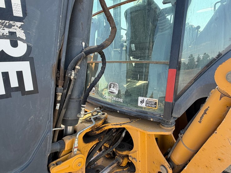 2017-deere-410l-image-34