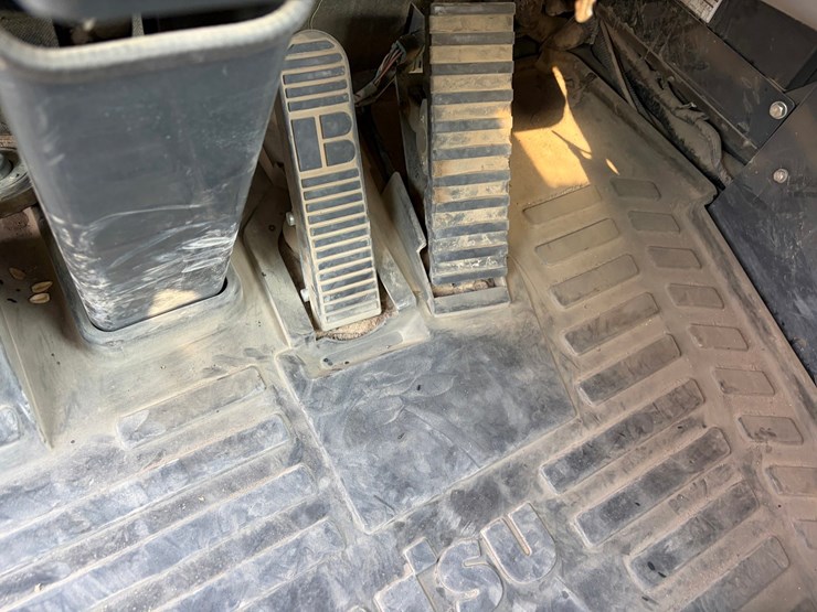 2018-komatsu-hm400-5-image-101