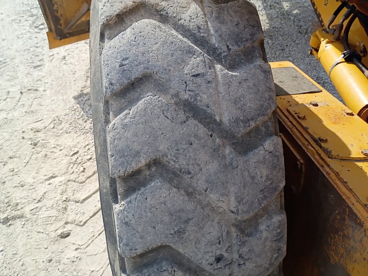2008-deere-670d-image-103