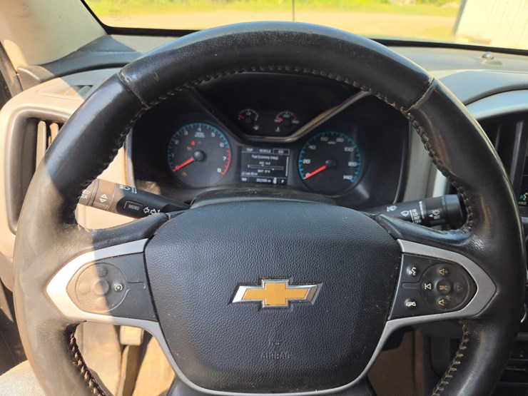 2015-chevrolet-colorado-image-40
