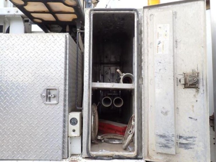 2015-freightliner-114sd-image-76
