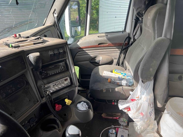 2006-kenworth-t2000-image-15