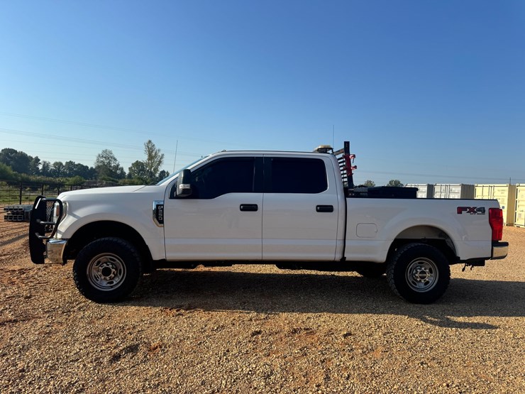 2020-ford-f250-xl-image-2