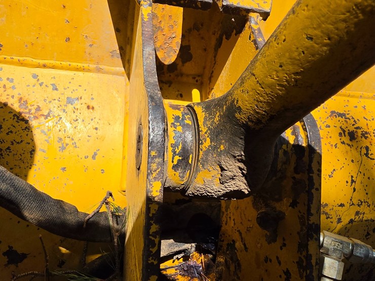 deere-555g-image-70