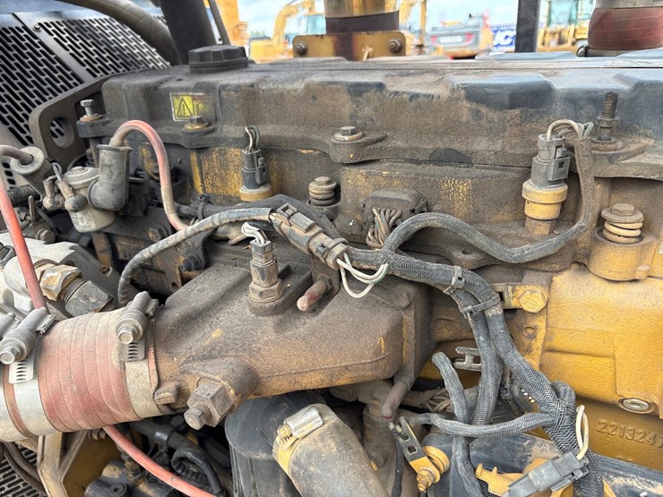 2007-caterpillar-225-kw-image-14