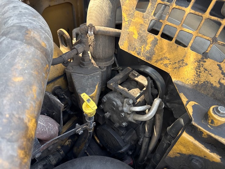 2012-caterpillar-c13-image-49