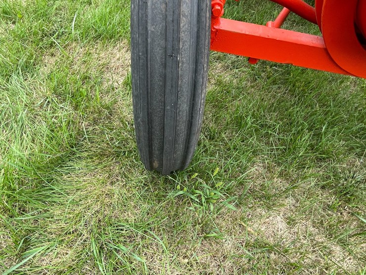 #1003-•-allis-chalmers-ib-tractor-image-31