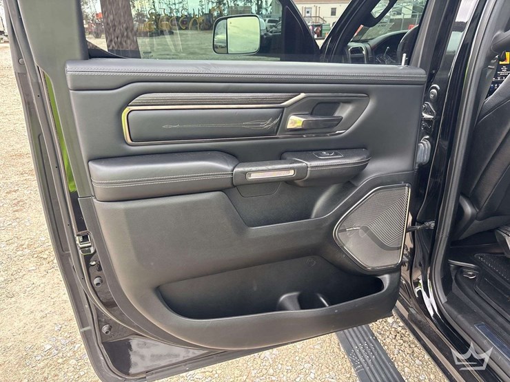 2019-dodge-1500-image-18