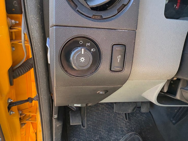 2013-ford-f350-image-53