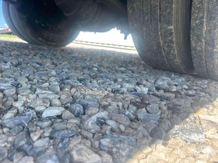 2016-freightliner-m2-106-image-47