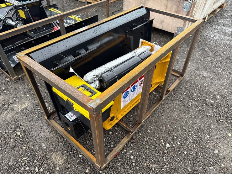 #6029-•-agrotk-680-skid-steer-hyd-breaker-image-3