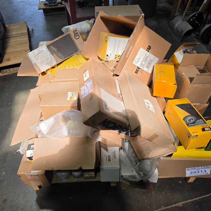#25313 • Miscellaneous Pallet Of Filters