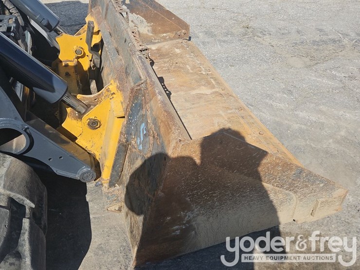 2019-deere-333g-image-15
