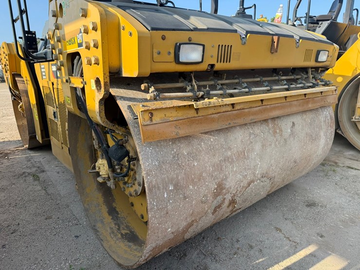2015-caterpillar-cb66b-image-75