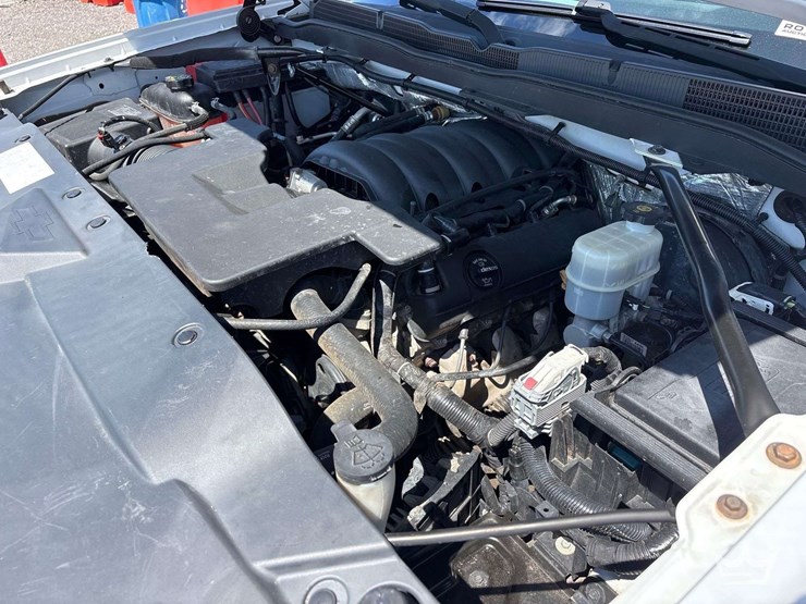2014-chevrolet-silverado-crew-cab-pickup-truck-image-9
