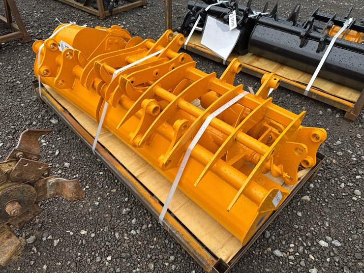 #6084-•-mini-excavator-attachment-package-image-4