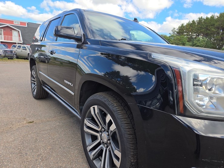 2019-gmc-yukon-image-13