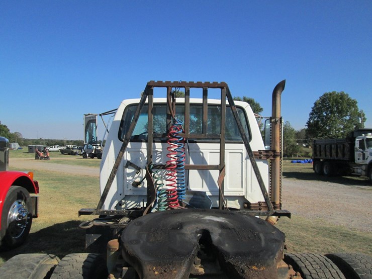 1995-ford-ft900-image-11