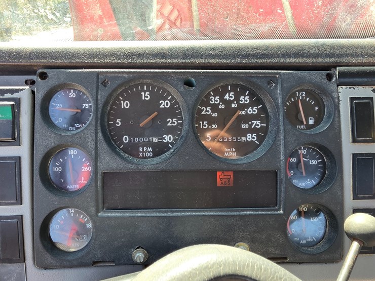 1997-freightliner-fl70-image-63