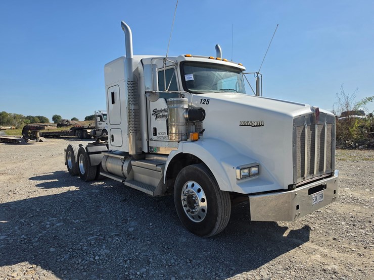2018-kenworth-t800-image-33