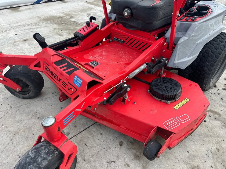 gravely-proturn-60-image-9