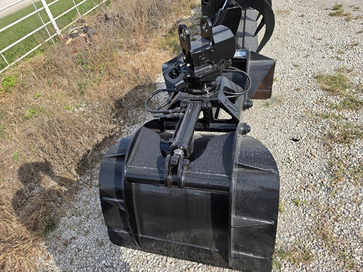 #25300-•-rotobec-045w-waste-grapple-image-7