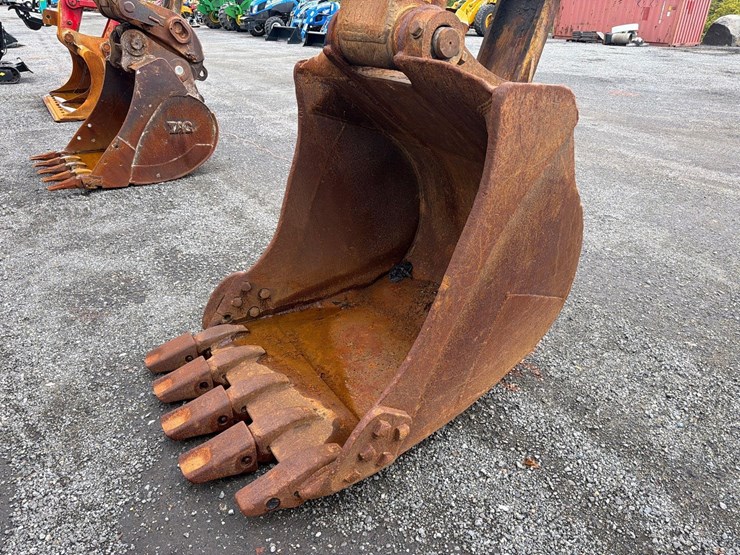 deere-200d-lc-image-16