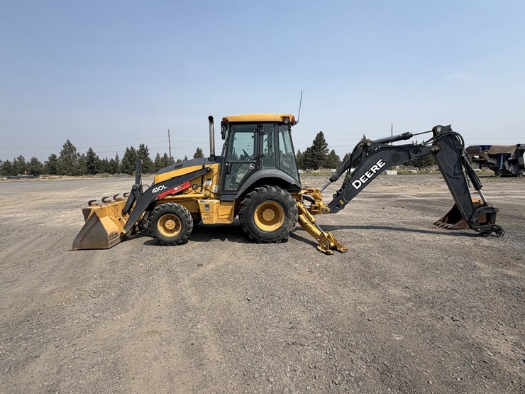 2016-deere-410l-image-9
