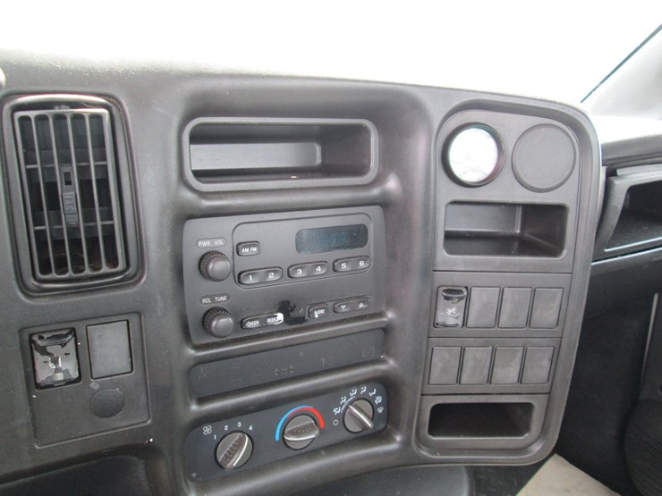 2005-gmc-topkick-c5500-image-28