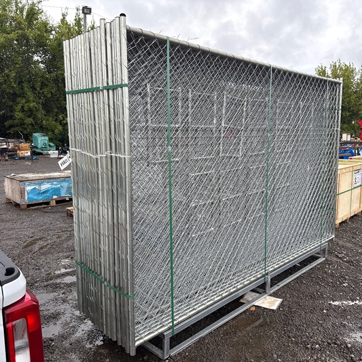 #6025 • QTY (20) 10' CHAINLINK CONSTRUCTION FENCE PANELS