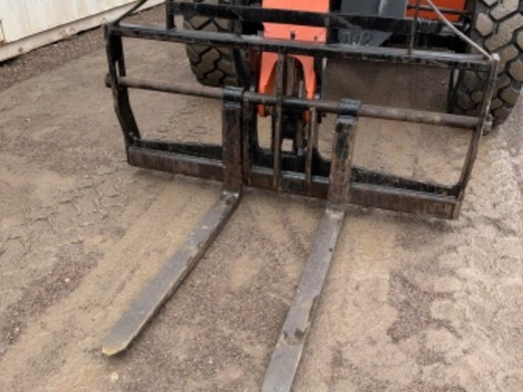 2012-jlg-g9-43a-image-12