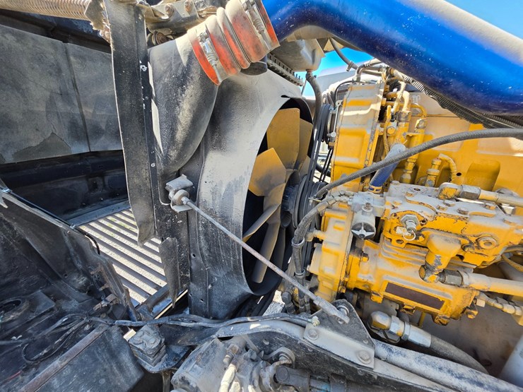 2003-kenworth-w900-image-40
