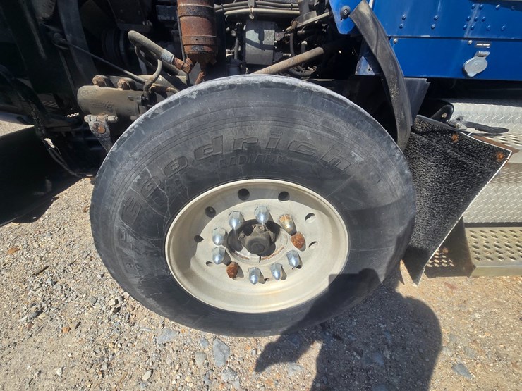 2001-kenworth-t800-image-85